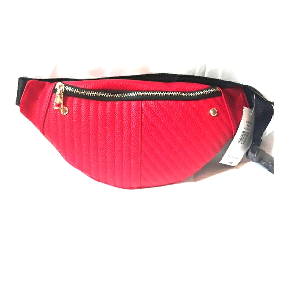 Steve Madden Handbags - Steve Madden Red Bfrannie Fanny Pack Belt NWT